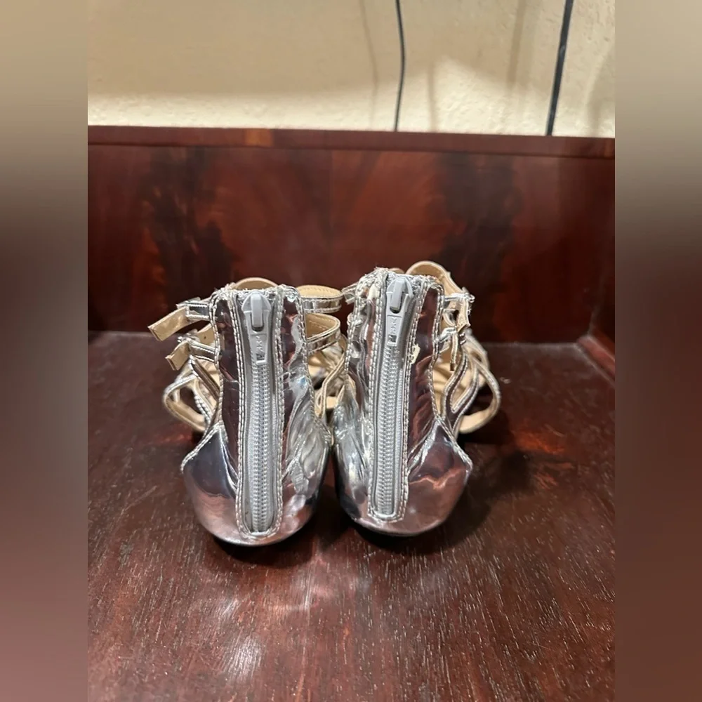 Report Silver Geometric Flat Sandals Size 9